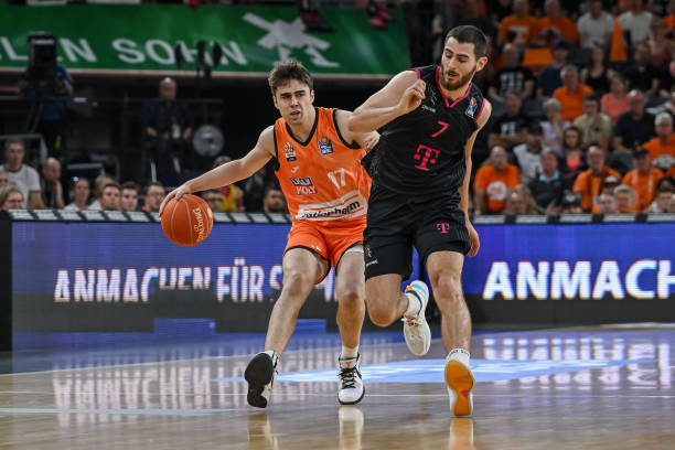 纸面实力上 纸面实力上