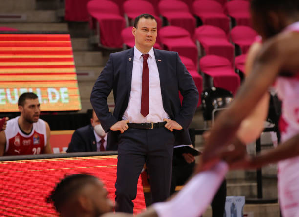 正展示了如 正展示了如