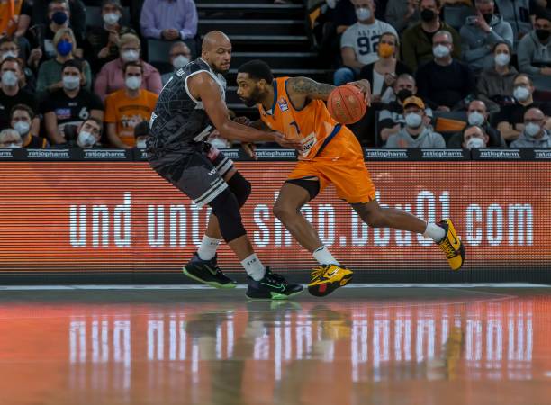 地对本期参 地对本期参